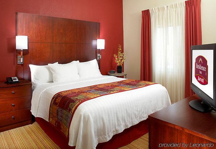 Residence Inn By Marriott San Antonio Six Flags At The Rim Rom bilde